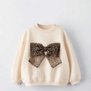Zara Kids Cream Sweatshirt with Leopard Print Bow and skirt set